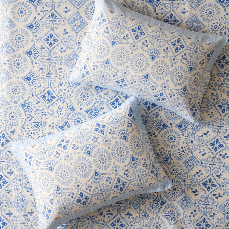 Naksh Royal Sajawat Queen Size Bedsheet - Contemporary Blue Geometric (Blue)